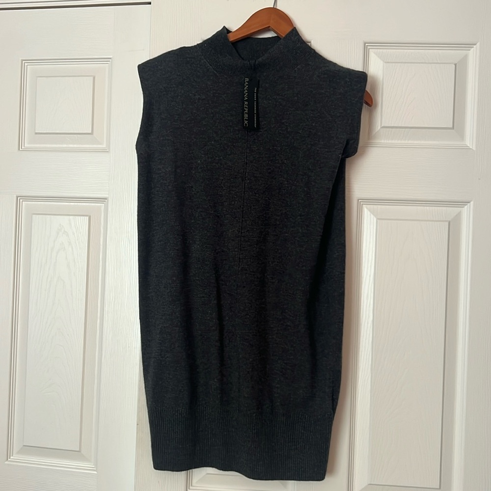Cashmere banana, republic, adorable dress, sleeveless, mock neck